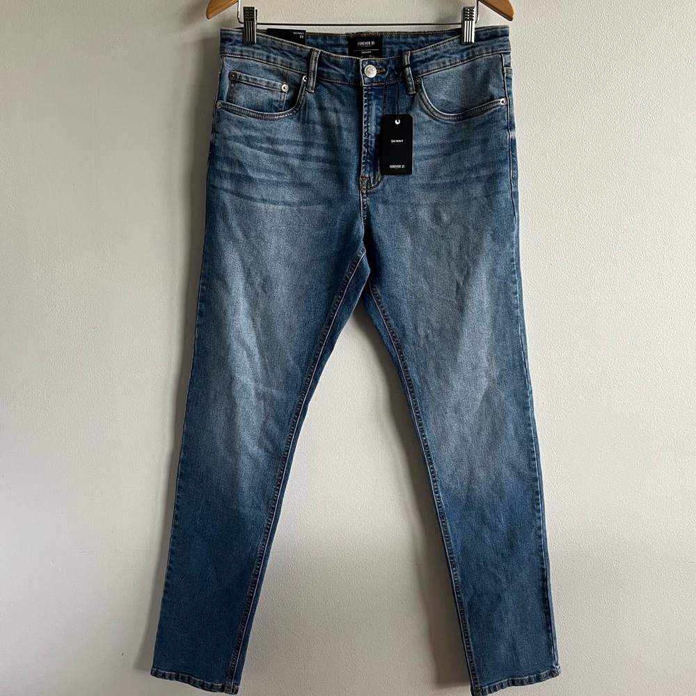 Forever 21 Women’s Skinny Blue Jeans Mid Rise Narrow Hip Skinny Leg 33x32 NWT